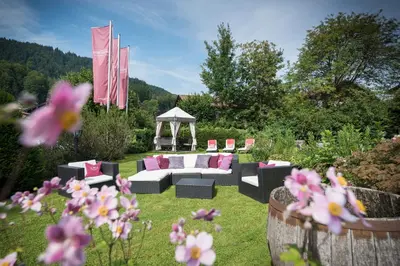 Ein Garten an der Unterkunft Landhaus Ertle