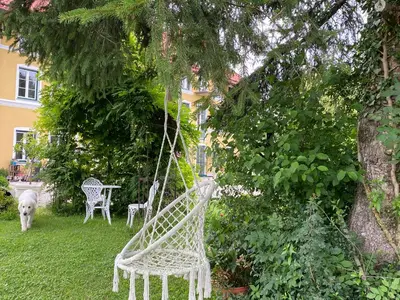 Ein Garten an der Unterkunft Landgut zur Mühle