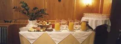 Getränke in der Unterkunft Hotel Jedermann