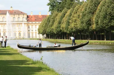 Blick auf einen Fluss in der Nähe des Hotels