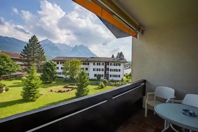 Ein allgemeiner Bergblick oder ein Berglick von der Ferienwohnung aus