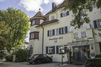 Das Gebäude in dem sich das Hotel befindet