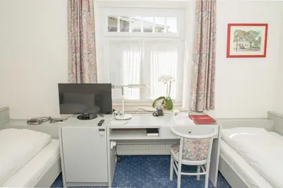 TV/Unterhaltungsangebot in der Unterkunft Hotel Gautinger Hof - Ruhig im Fünf-Seen-Land nahe S-Bahn und München