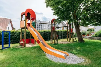 Ein Kinderspielbereich in der Unterkunft Gasthaus Hotel Ostermeier