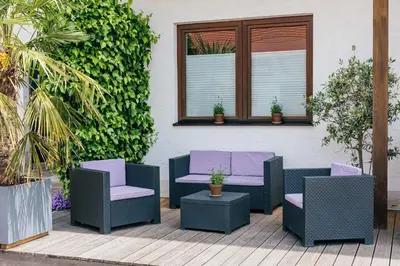 Ein Sitzbereich in der Unterkunft Gasthaus Hotel Ostermeier