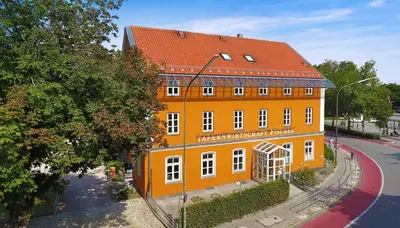 Das Gebäude in dem sich das Hotel befindet