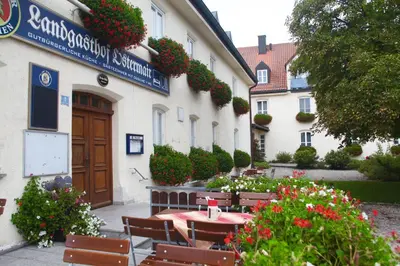 Das Gebäude in dem sich die Pension befindet