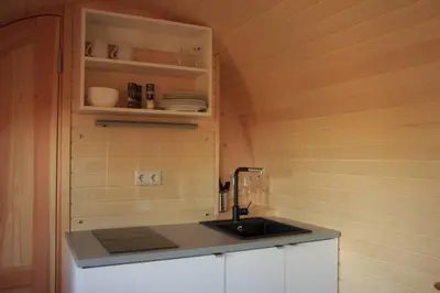 Küche/Küchenzeile in der Unterkunft Schmidis Igluhuts im Pfaffenwinkel - Tiny House 1