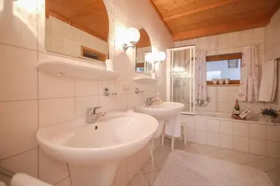 Ein Badezimmer in der Unterkunft Landhaus Binder