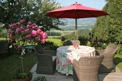 Ein Garten an der Unterkunft Landhaus Binder