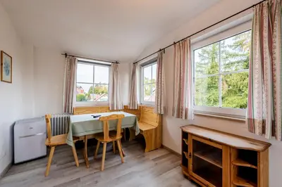 Ein Sitzbereich in der Unterkunft Hotel Villa Sisi