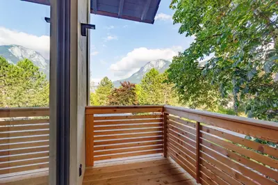 Ein allgemeiner Bergblick oder ein Berglick von des Hotels aus