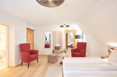 Ein Sitzbereich in der Unterkunft Hotel Klosterhotel Ludwig der Bayer
