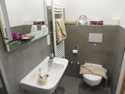 Ein Badezimmer in der Unterkunft Landhof Angstl - Gästezimmer und Tagungsraum