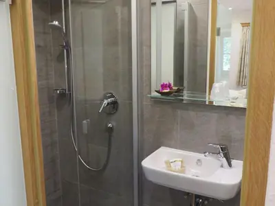 Ein Badezimmer in der Unterkunft Landhof Angstl - Gästezimmer und Tagungsraum