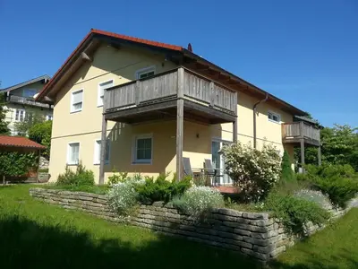 Das Gebäude in dem sich die Ferienwohnung befindet