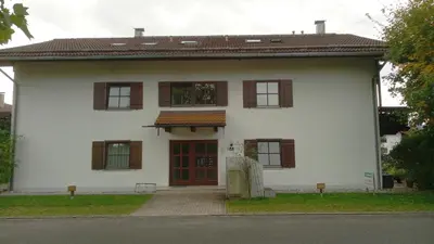 Das Gebäude in dem sich die Ferienwohnung befindet
