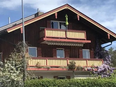 Das Gebäude in dem sich die Ferienwohnung befindet