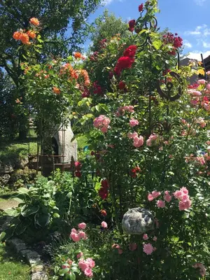 Ein Garten an der Unterkunft Heissenhof Urlaub auf dem Bauernhof