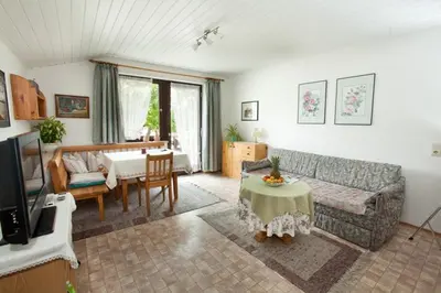 Ein Sitzbereich in der Unterkunft Ferienwohnung Daiber