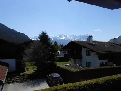 Ein allgemeiner Bergblick oder ein Berglick von der Ferienwohnung aus