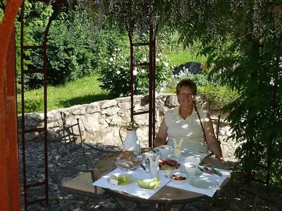 Ein Garten an der Unterkunft Ferienwohnung Linde