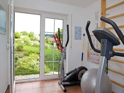 Das Fitnesscenter und/oder die Fitnesseinrichtungen in der Unterkunft Ferienwohnung Linde