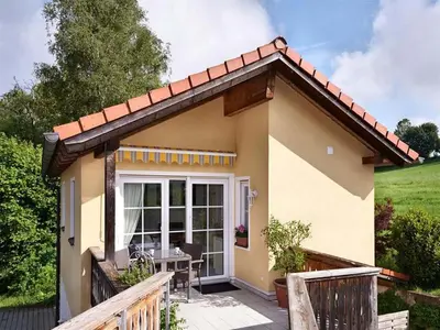 Ein Garten an der Unterkunft Ferienwohnung Linde