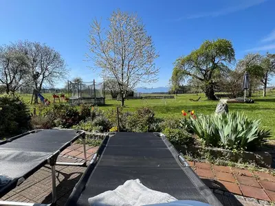 Ein Garten an der Unterkunft Ferienwohnungen Loisenhof
