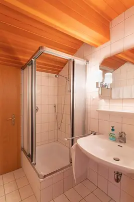Ein Badezimmer in der Unterkunft Gästehaus Maria