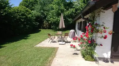 Ein Garten an der Unterkunft Ferienhaus am Chiemsee