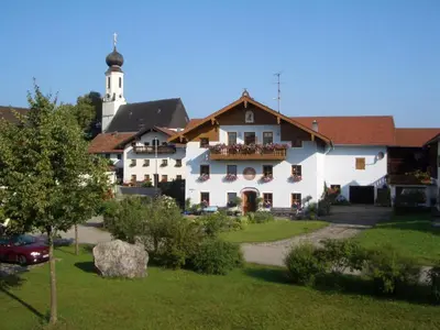 Das Gebäude in dem sich die Ferienwohnung befindet