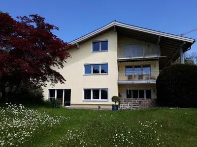 Ein Garten an der Unterkunft Ferienwohnung Zürcher