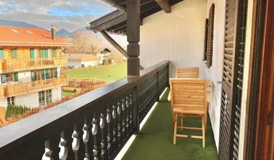 Ein Balkon oder eine Terrasse in der Unterkunft Sonnhof Apartments Tegernsee - zentral und perfekt für Urlaub & Arbeit