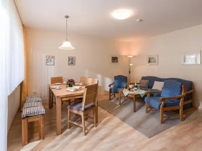 Ein Sitzbereich in der Unterkunft Ferienwohnanlage Oberaudorf C5 mit 5 Schlafplätzen und Hallenbad, Sauna