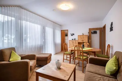 Ein Sitzbereich in der Unterkunft Ferienwohnanlage Oberaudorf E7 mit 2 Schlafzimmer und Hallenbad