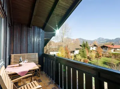 Ein allgemeiner Bergblick oder ein Berglick von der Ferienwohnung aus