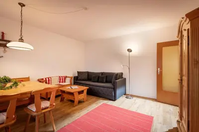 Ein Sitzbereich in der Unterkunft Ferienwohnanlage Oberaudorf E5 mit Hallenbad und Sauna