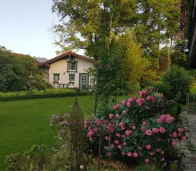Ein Garten an der Unterkunft Ferienhaus Steinmeier
