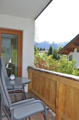 Ein allgemeiner Bergblick oder ein Berglick von der Ferienwohnung aus