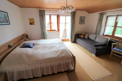 Ein Bett oder Betten in einem Zimmer der Unterkunft Haus Blumenfeld-Schwaiger