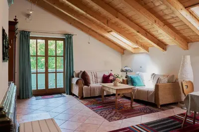 Ein Sitzbereich in der Unterkunft Ferienwohnung Hofmann
