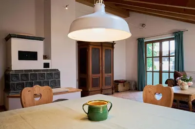 Ein Sitzbereich in der Unterkunft Ferienwohnung Hofmann