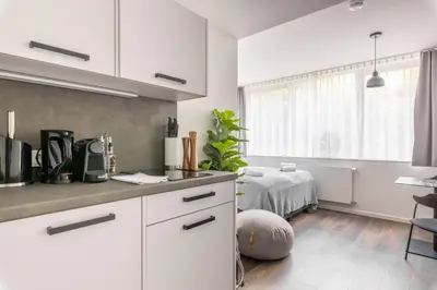 Küche/Küchenzeile in der Unterkunft Limehome München