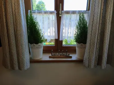 Ein Garten an der Unterkunft Opas Bergchalet