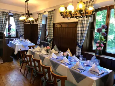 Ein Restaurant oder anderes Speiselokal in der Unterkunft Gasthaus Poelt