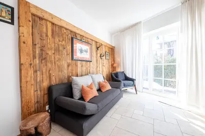 Ein Sitzbereich in der Unterkunft Alpen Loft