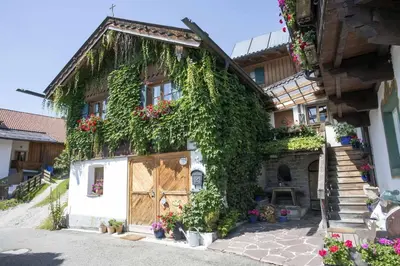 Das Gebäude in dem sich die Ferienwohnung befindet