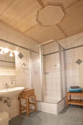 Ein Badezimmer in der Unterkunft Ferienwohnungen Holler