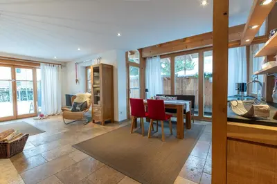 Ein Sitzbereich in der Unterkunft Ferienlandhaus Alpinum